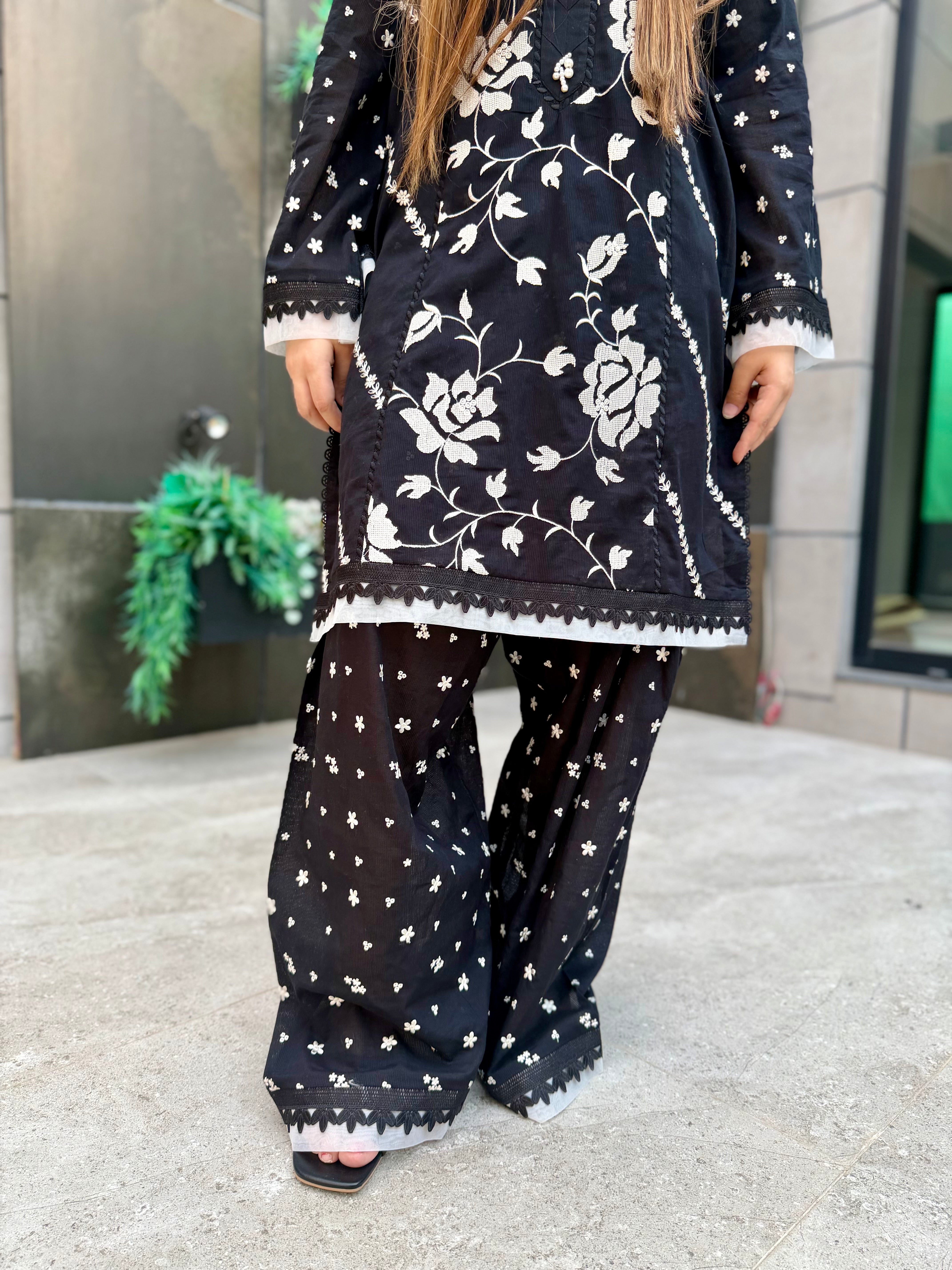 Two pc white on black embroidered lawn set
