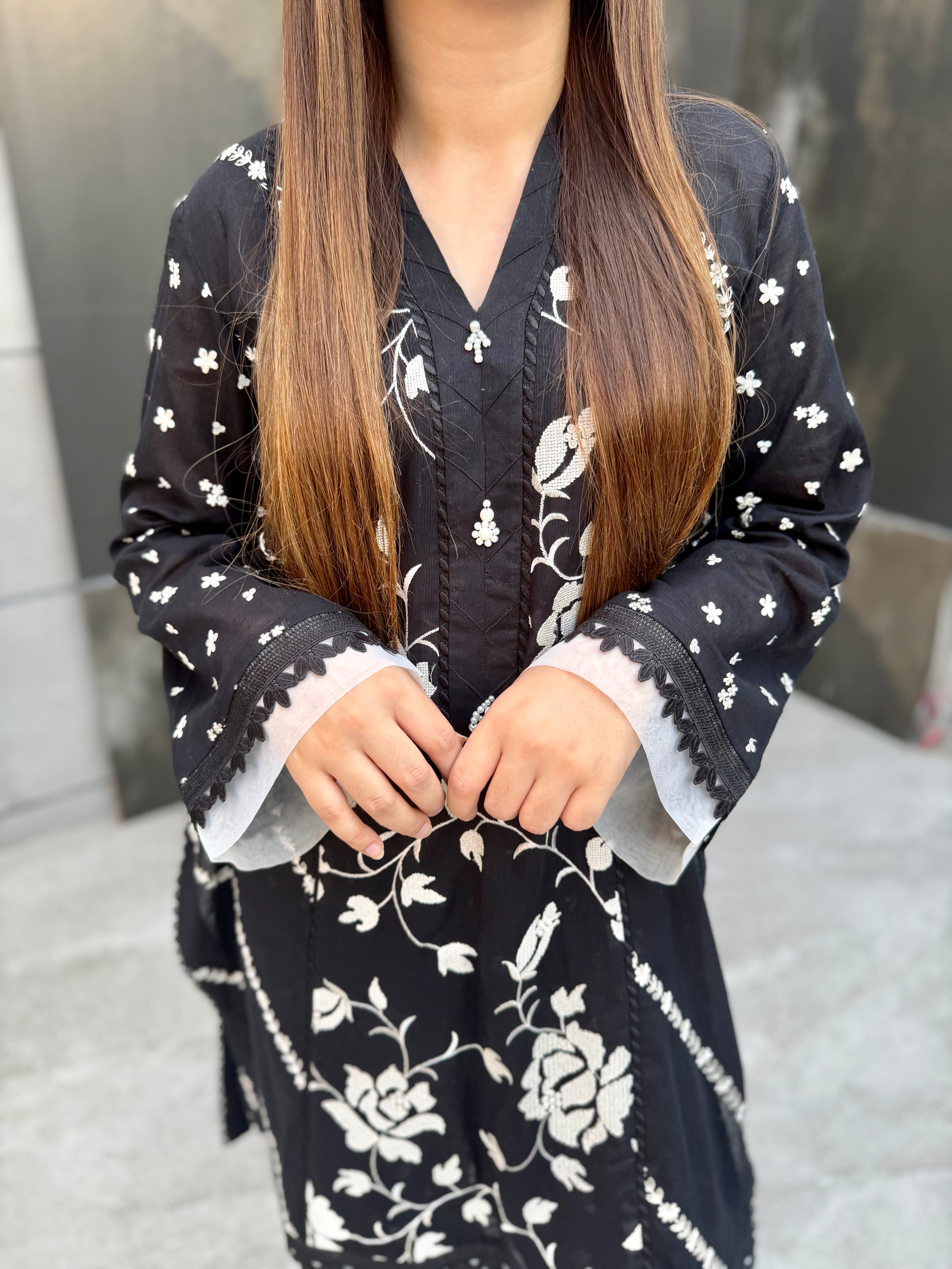 Two pc white on black embroidered lawn set